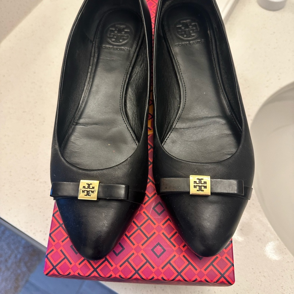 Tory Burch Hugo flat